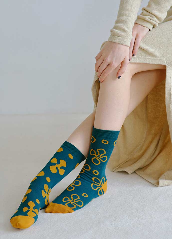 豐盛花簇不對稱設計長襪